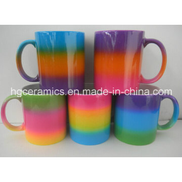 Taza del color del arco iris, taza de la capa del color del arco iris